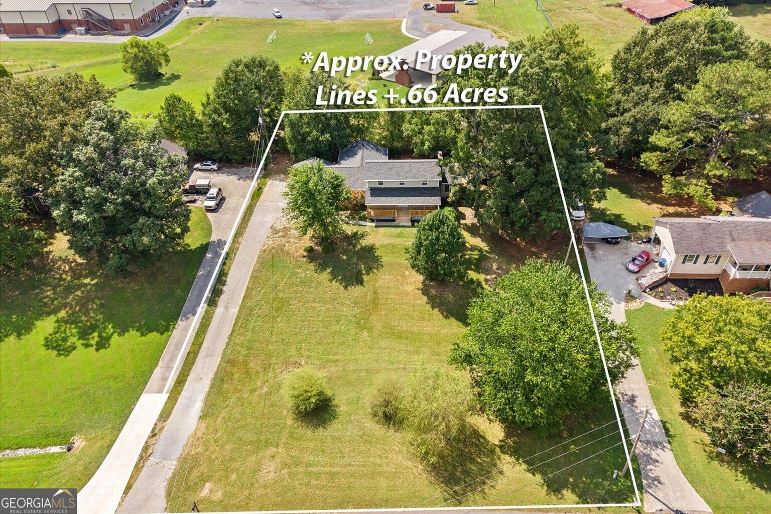 3 bedroom, 3.5 bathroom, 3,360 sq ft single family residence for sale at 1421 Thrasher Drive, Dalton, GA 30721 — photo 4