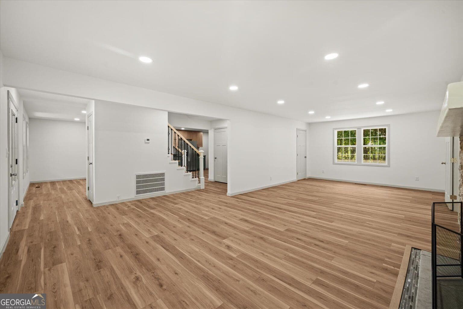 3 bedroom, 3.5 bathroom, 3,360 sq ft single family residence for sale at 1421 Thrasher Drive, Dalton, GA 30721 — photo 8