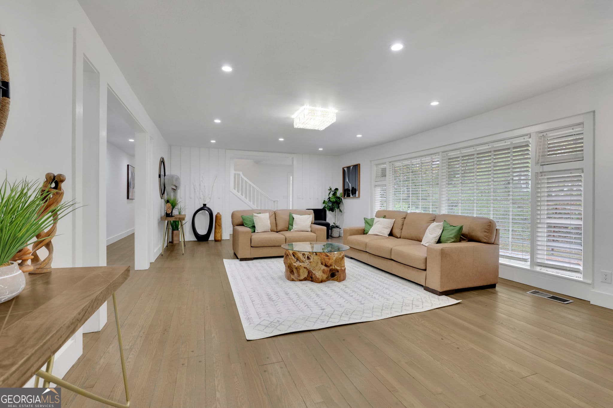 8 bedroom, 8.5 bathroom, 6,000 sq ft single family residence for rent at 3018 W Pine Valley Road, Atlanta, GA 30305 for $21,000 a month — photo 2