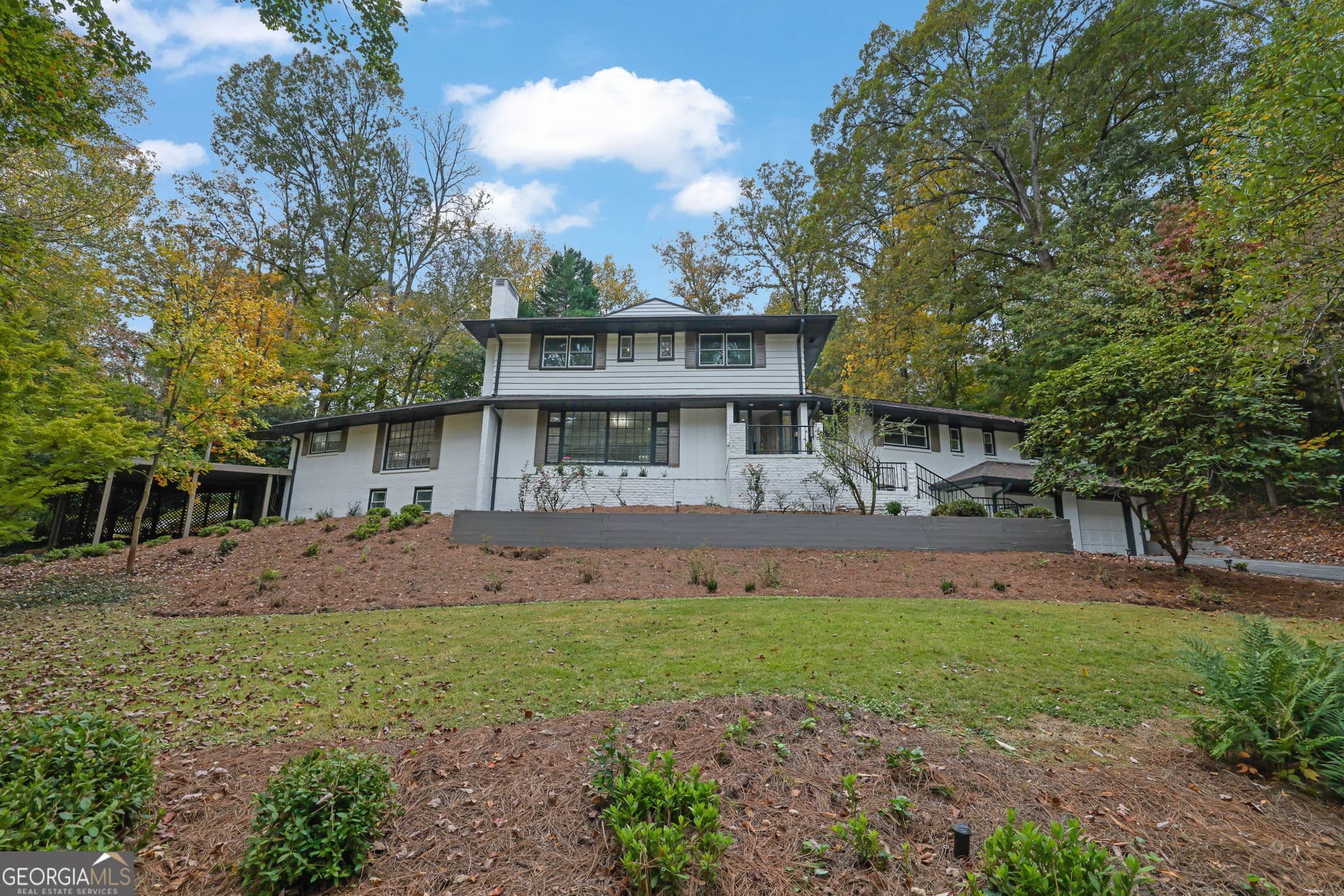 8 bedroom, 8.5 bathroom, 6,000 sq ft single family residence for rent at 3018 W Pine Valley Road, Atlanta, GA 30305 for $21,000 a month — photo 5