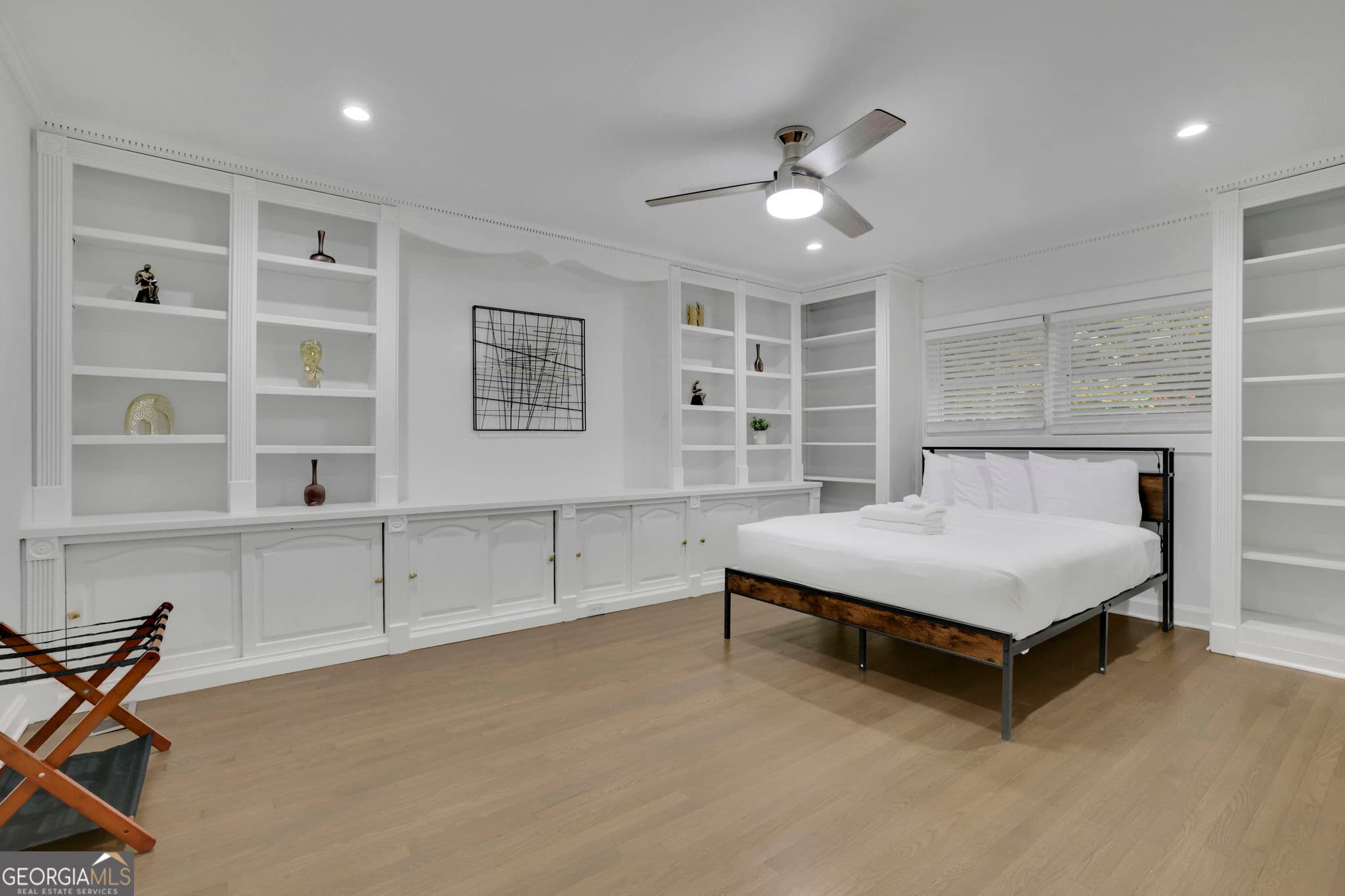 8 bedroom, 8.5 bathroom, 6,000 sq ft single family residence for rent at 3018 W Pine Valley Road, Atlanta, GA 30305 for $21,000 a month — photo 8