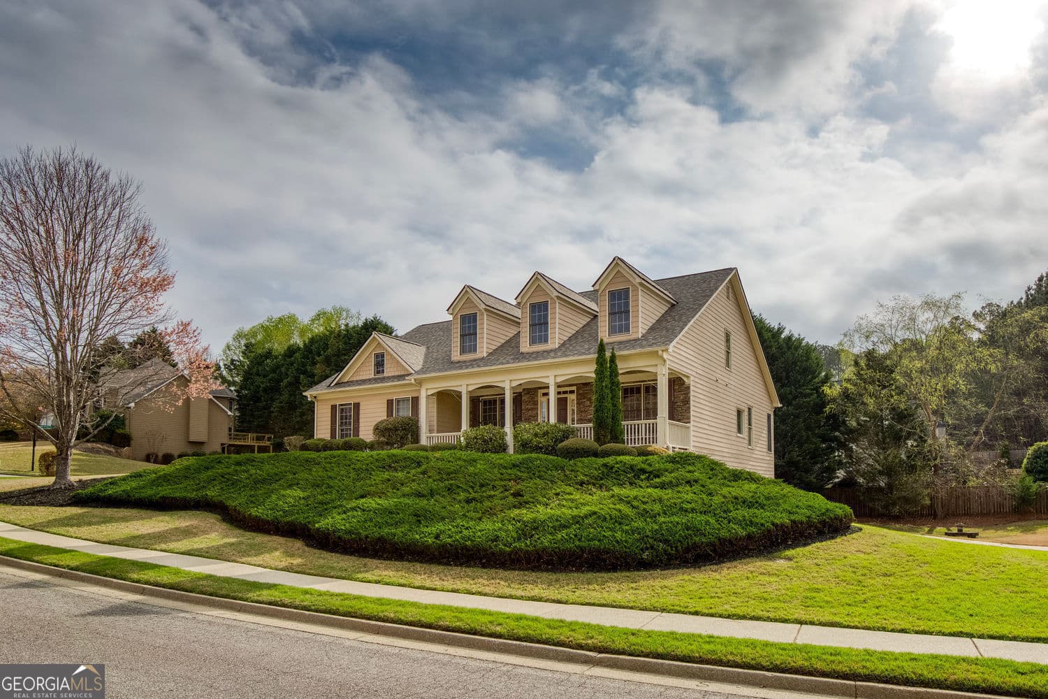 4 bedroom, 2.5 bathroom, 2,856 sq ft single family residence sold at 300 Maple Grove Court, Canton, GA 30114