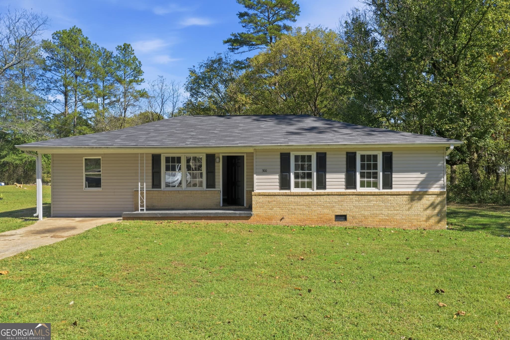 3 bedroom, 2 bathroom, 1,436 sq ft single family residence for sale at 300 Cashtown Road, Aragon, GA 30104