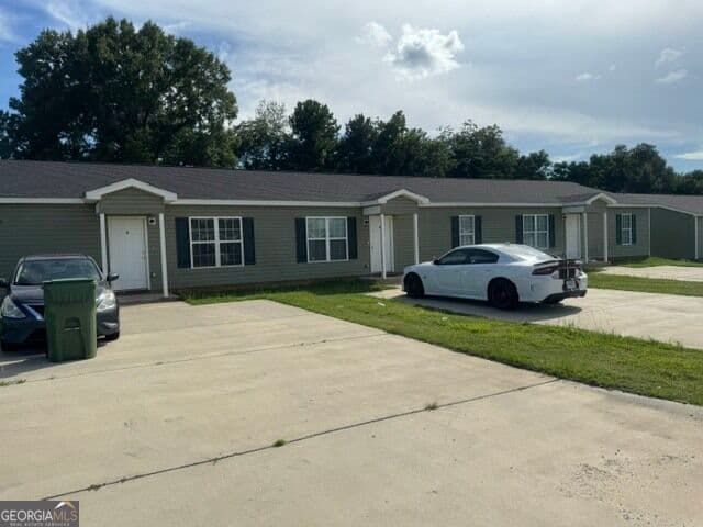 multi family,triplex for sale at 139 Ronald Pride Boulevard, Fort Valley, GA 31030 — photo 2