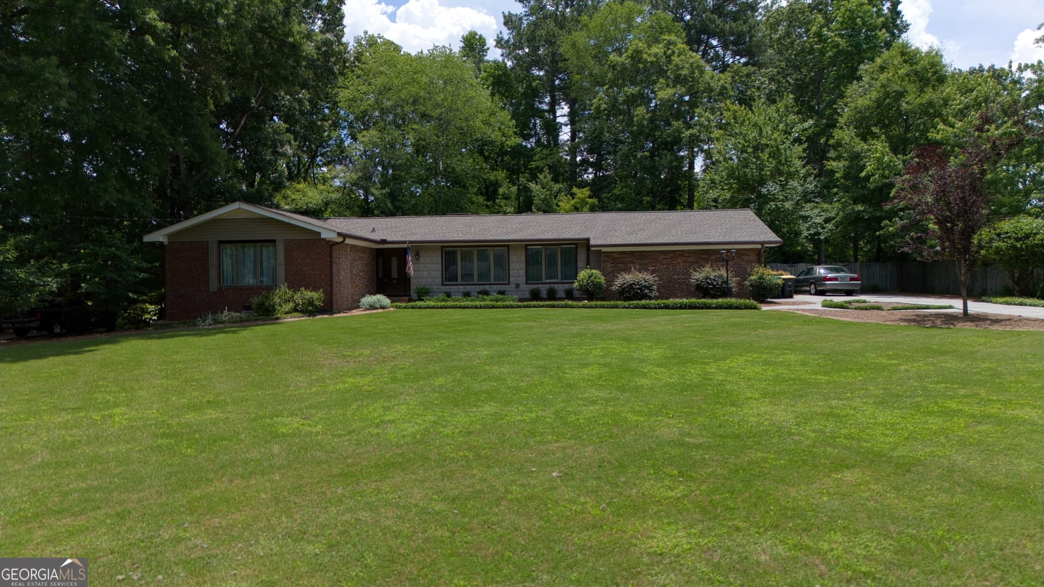 4 bedroom, 3.5 bathroom, 3,377 sq ft single family residence for sale at 109 Rollingwood Circle, Rome, GA 30165 — photo 1 of 44