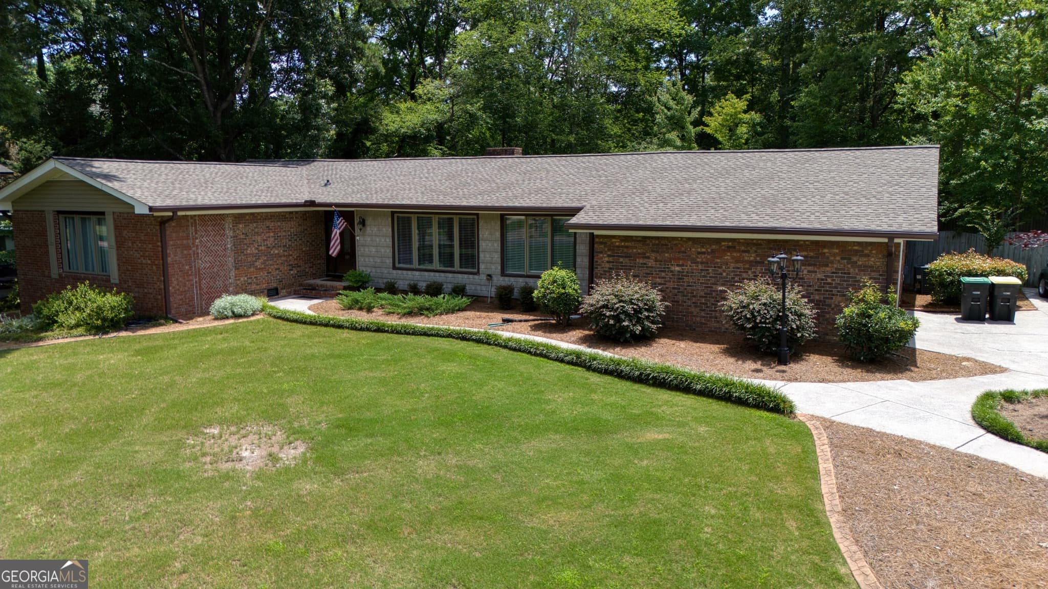 4 bedroom, 3.5 bathroom, 3,377 sq ft single family residence for sale at 109 Rollingwood Circle, Rome, GA 30165 — photo 5