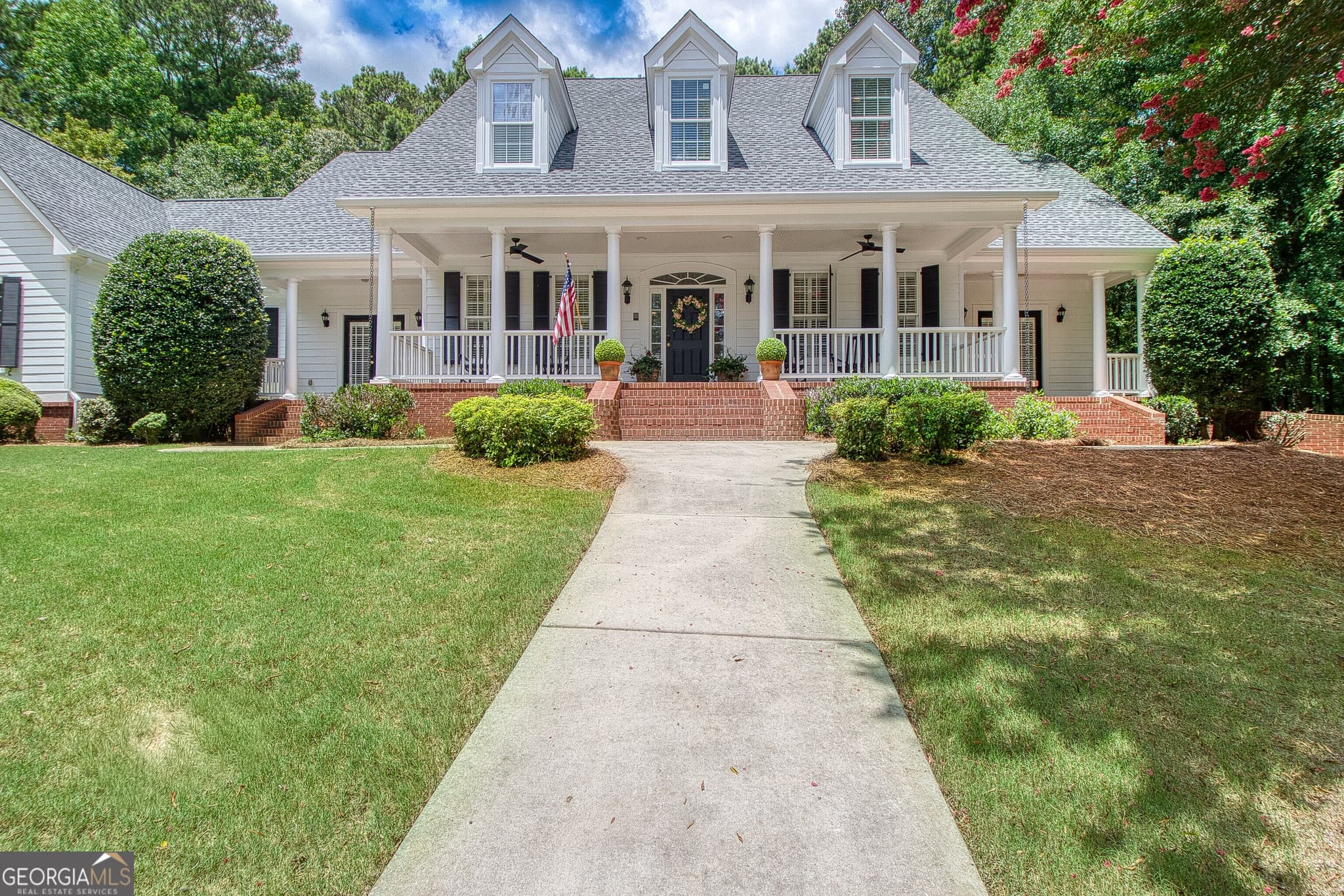 5 bedroom, 6 bathroom, 5,970 sq ft single family residence for sale at 145 Cottonmill Court, Fayetteville, GA 30215 — photo 3