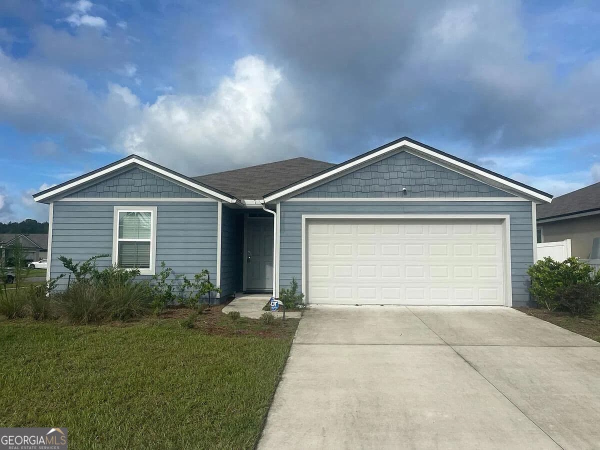 4 bedroom, 2 bathroom, 1,705 sq ft single family residence for sale at 2876 Oak Stream Drive, Green Cove Springs, FL 32043