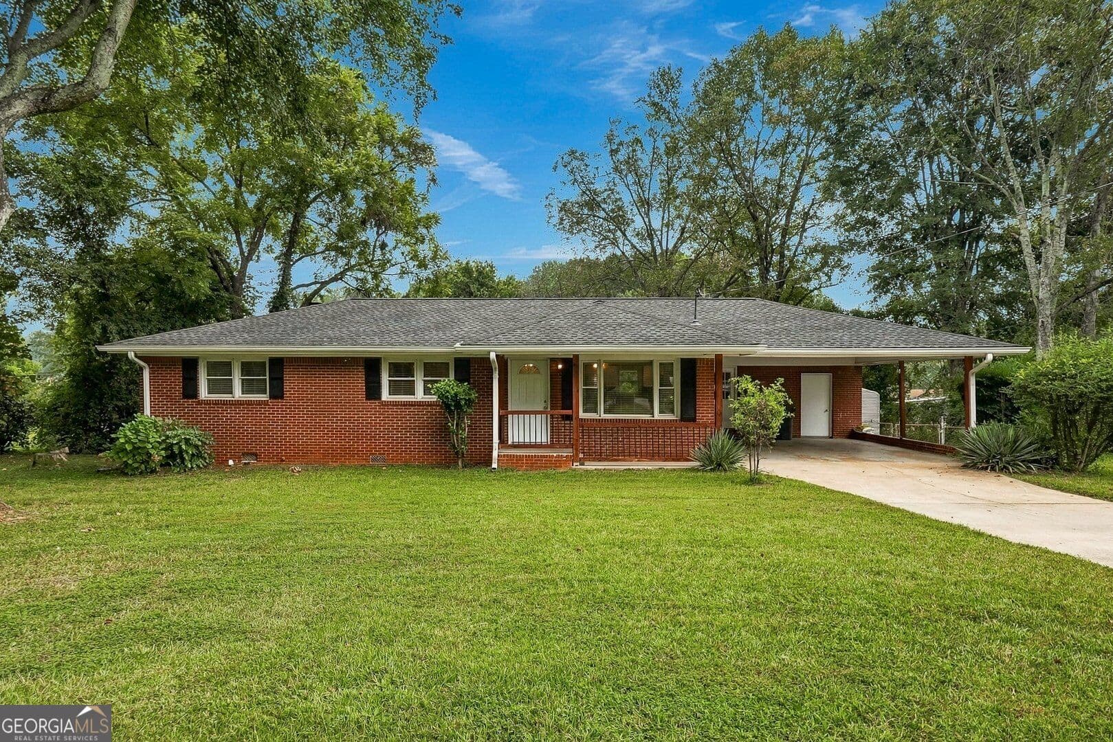 3 bedroom, 1.5 bathroom, 1,220 sq ft single family residence for rent at 4867 Flint Hill Road, Austell, GA 30106 for $1,800 a month — photo 3