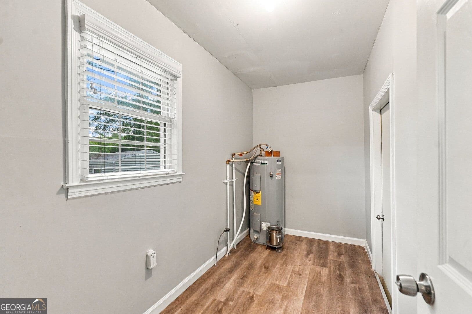 3 bedroom, 1.5 bathroom, 1,220 sq ft single family residence for rent at 4867 Flint Hill Road, Austell, GA 30106 for $1,800 a month — photo 8