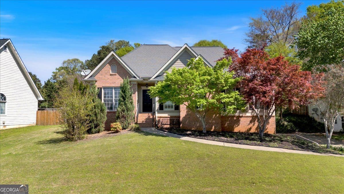 4 bedroom, 3 bathroom, 2,364 sq ft single family residence sold at 17 Stiles Fairway, Cartersville, GA 30120