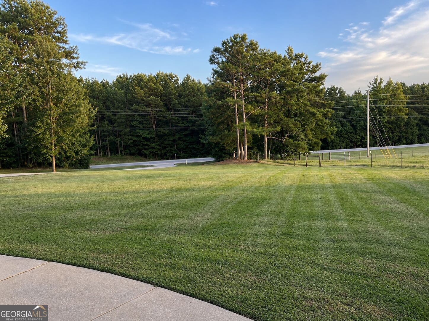 3 bedroom, 3 bathroom, 2,336 sq ft single family residence under contract at 970 Nelms Road, Franklin, GA 30217 — photo 2