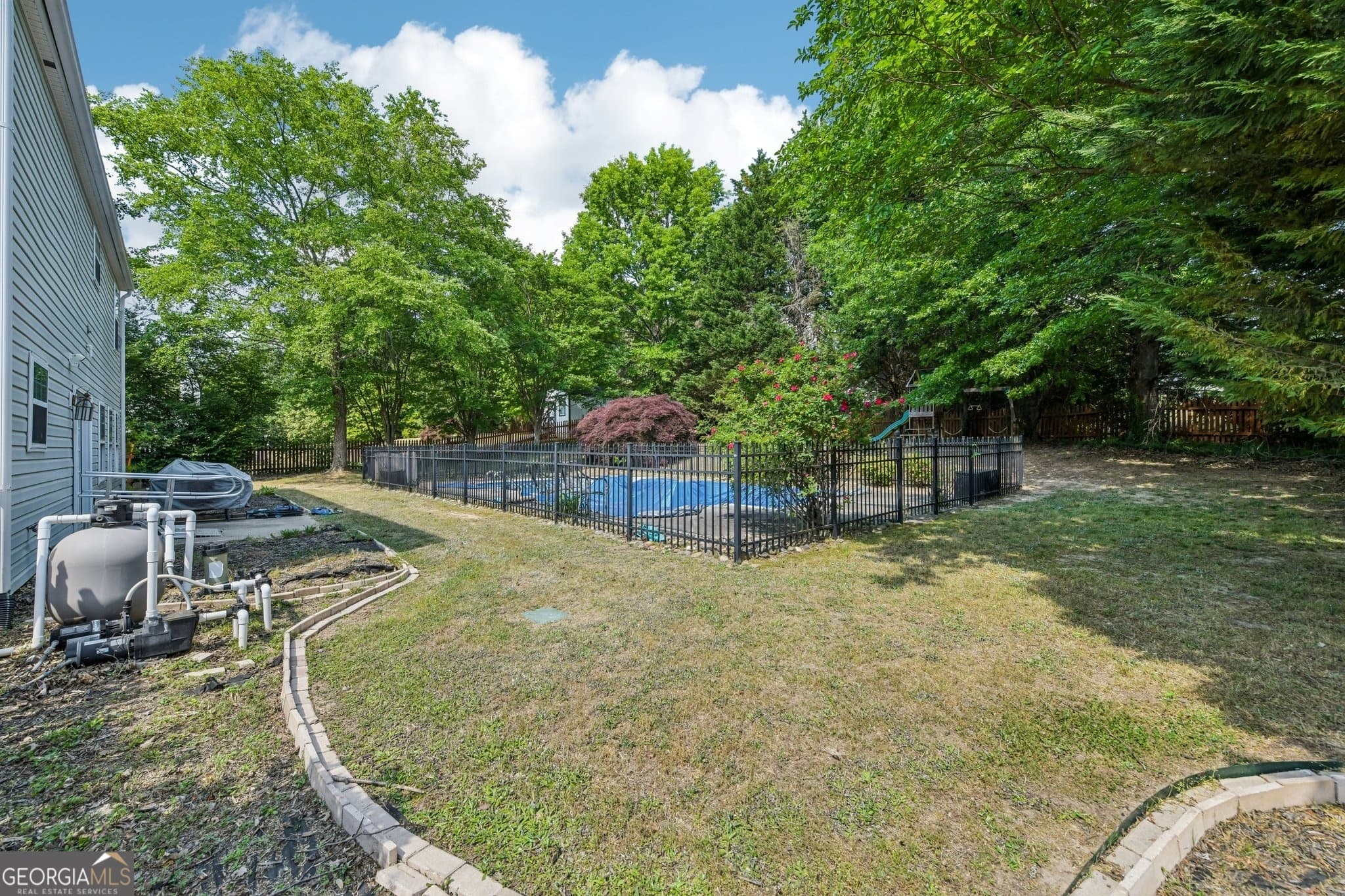 3 bedroom, 2.5 bathroom, 1,816 sq ft single family residence for sale at 441 Crested View Drive, Loganville, GA 30052 — photo 10