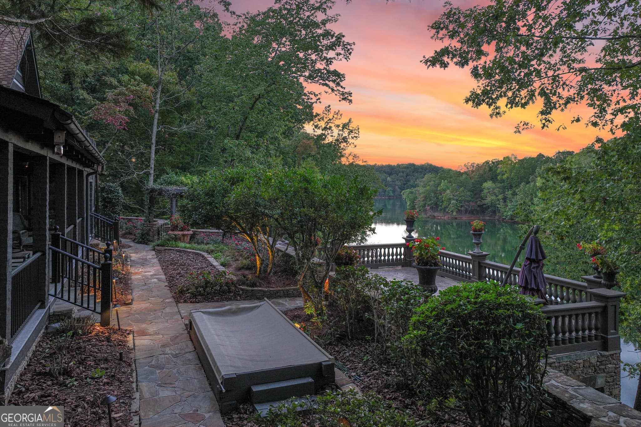6 bedroom, 7 bathroom, 6,968 sq ft single family residence for sale at 3464 Carolyn Street, Gainesville, GA 30504 — photo 8