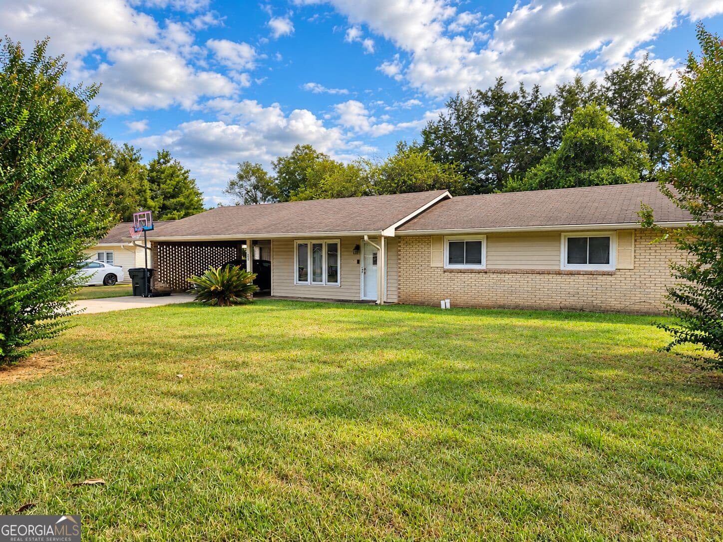 3 bedroom, 2 bathroom, 1,283 sq ft single family residence under contract at 208 BEDIVERE Drive, Warner Robins, GA 31093 — photo 2