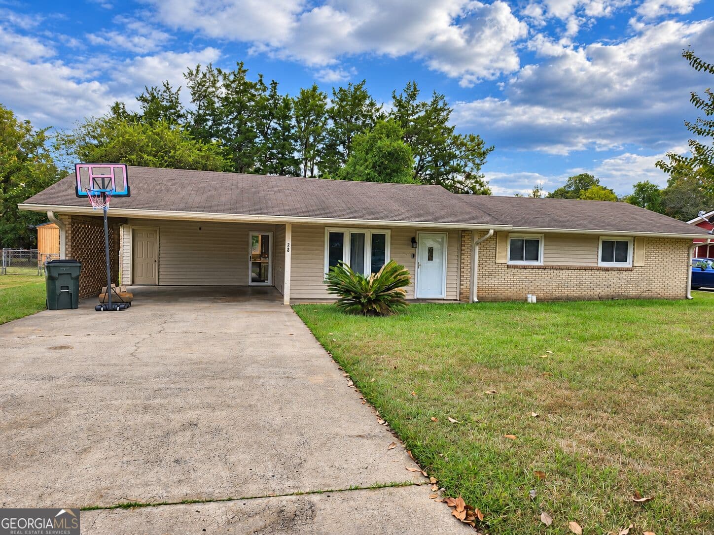 3 bedroom, 2 bathroom, 1,283 sq ft single family residence under contract at 208 BEDIVERE Drive, Warner Robins, GA 31093 — photo 3