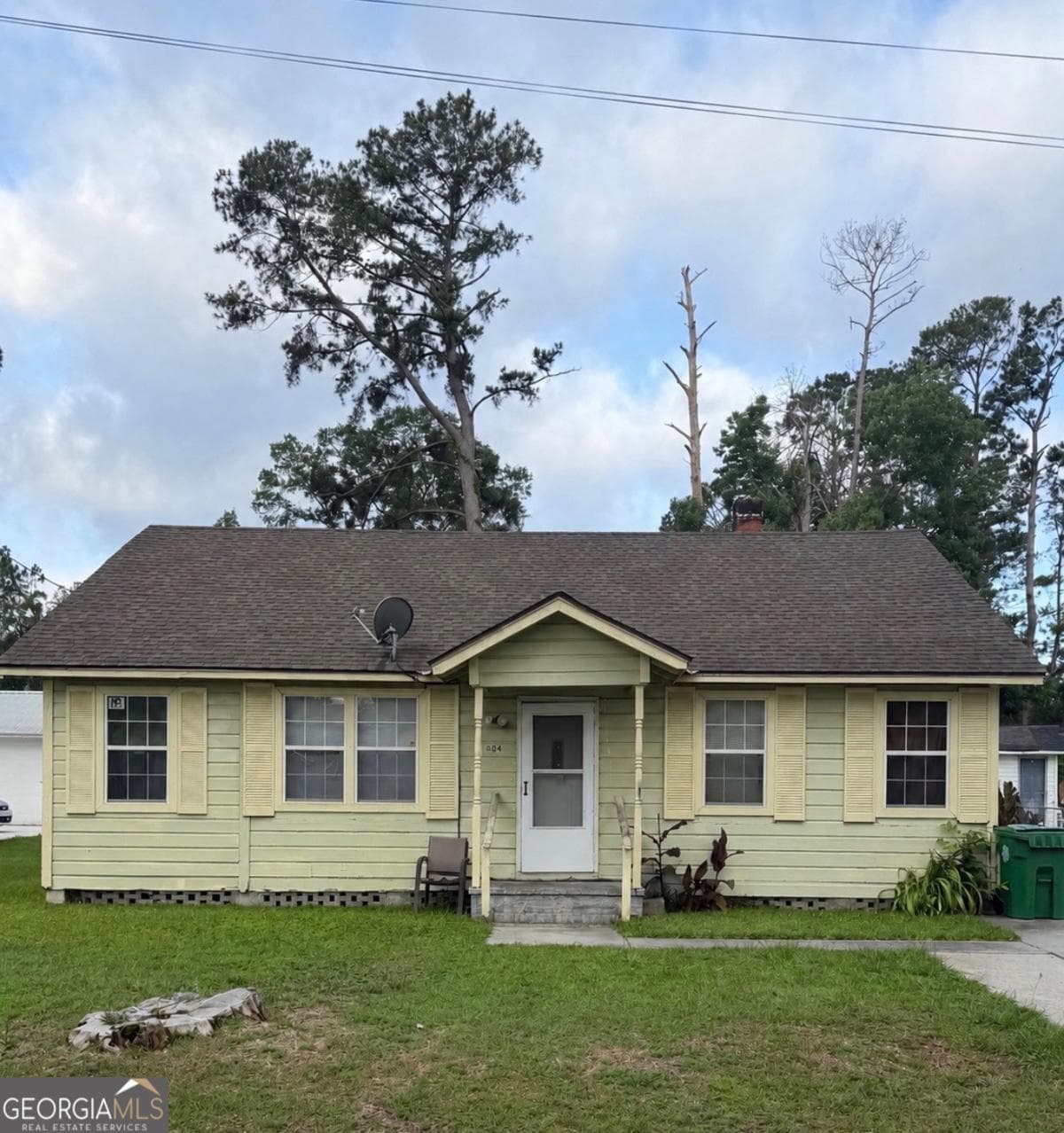 3 bedroom, 1.5 bathroom single family residence sold at 804 Myrtle Street, Valdosta, GA 31601