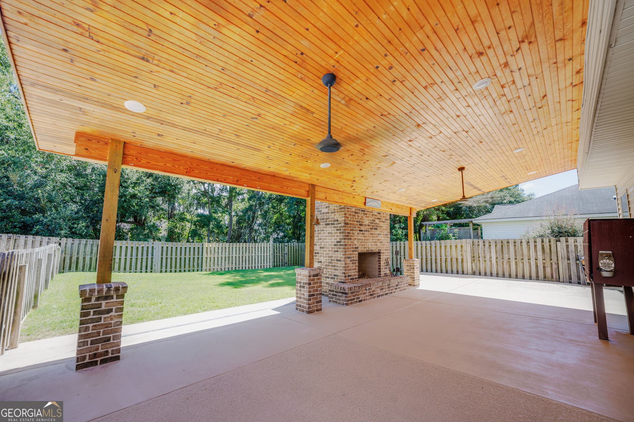 5 bedroom, 2.5 bathroom, 2,529 sq ft single family residence for sale at 109 Captain Johns Drive, Savannah, GA 31410 — photo 7