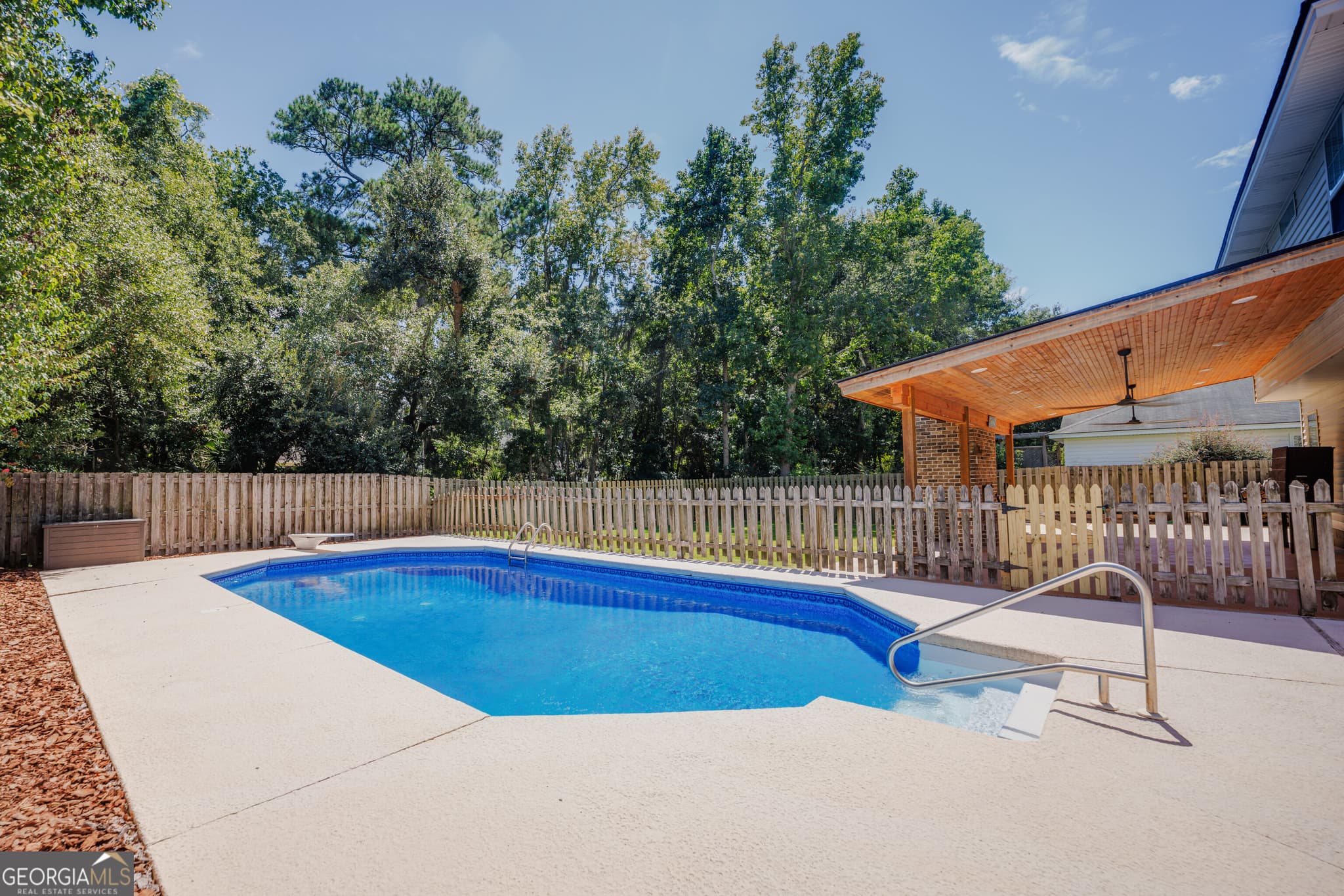 5 bedroom, 2.5 bathroom, 2,529 sq ft single family residence for sale at 109 Captain Johns Drive, Savannah, GA 31410 — photo 4