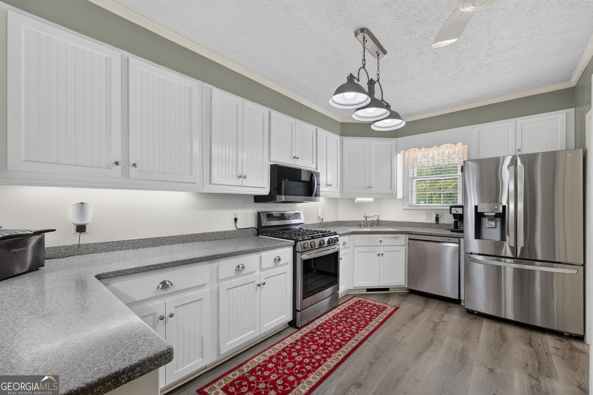 4 bedroom, 3 bathroom, 2,044 sq ft single family residence for sale at 1007 Hill Street, Waycross, GA 31501 — photo 5