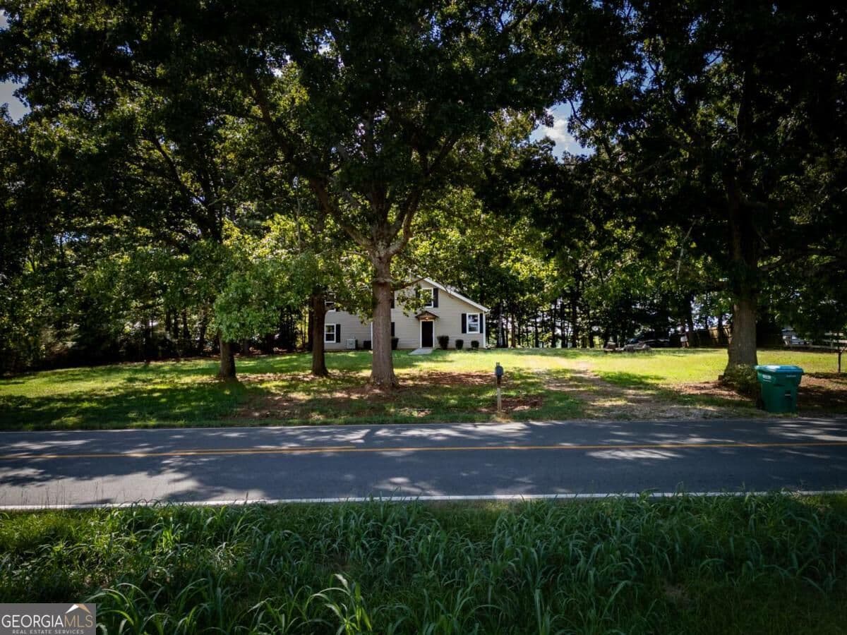 4 bedroom, 2.5 bathroom, 2,156 sq ft single family residence for sale at 1642 Neese Commerce Road, Commerce, GA 30530 — photo 2