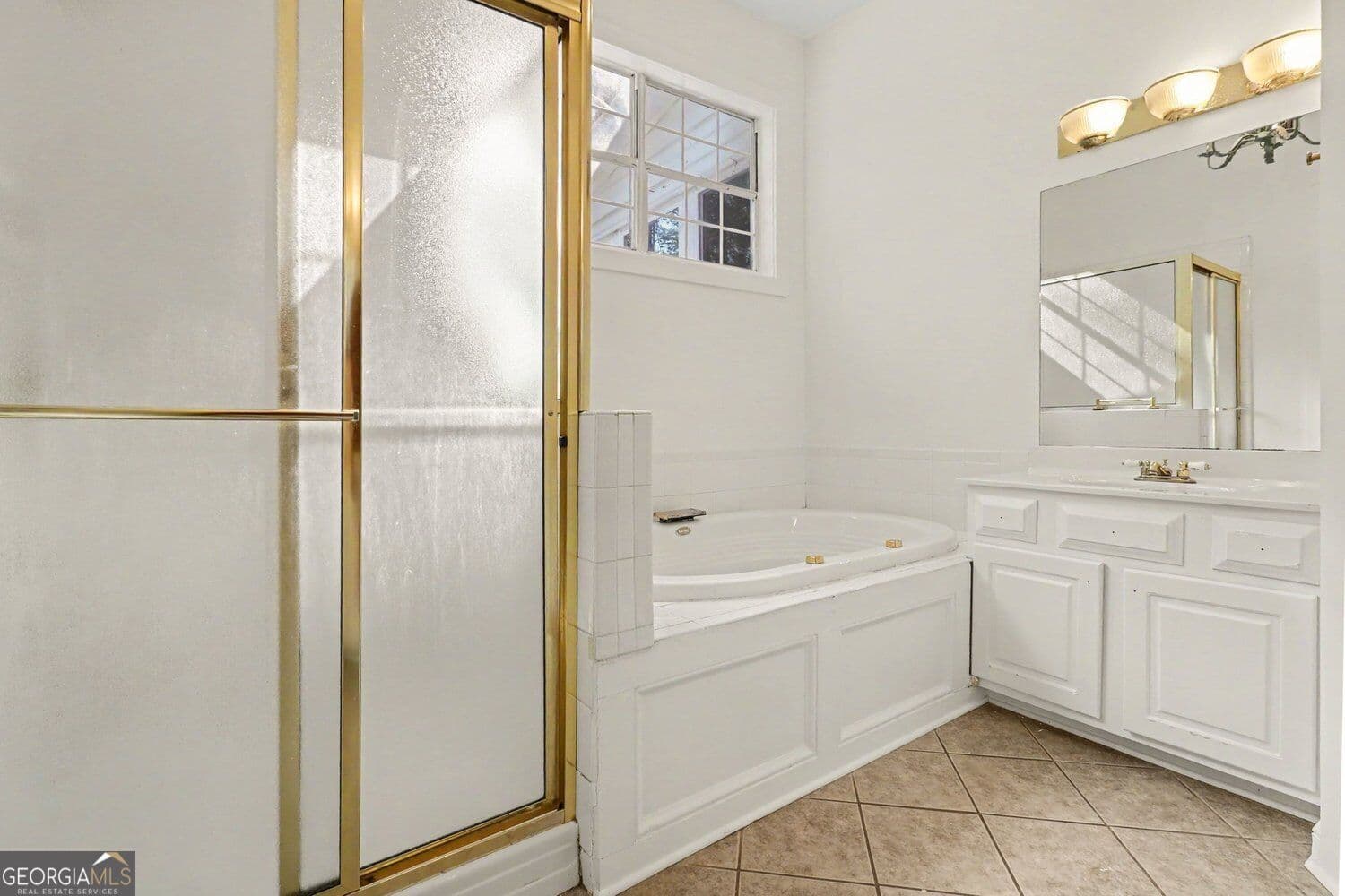 5 bedroom, 3.5 bathroom, 2,263 sq ft single family residence for sale at 180 Courtland Drive, Fayetteville, GA 30215 — photo 7