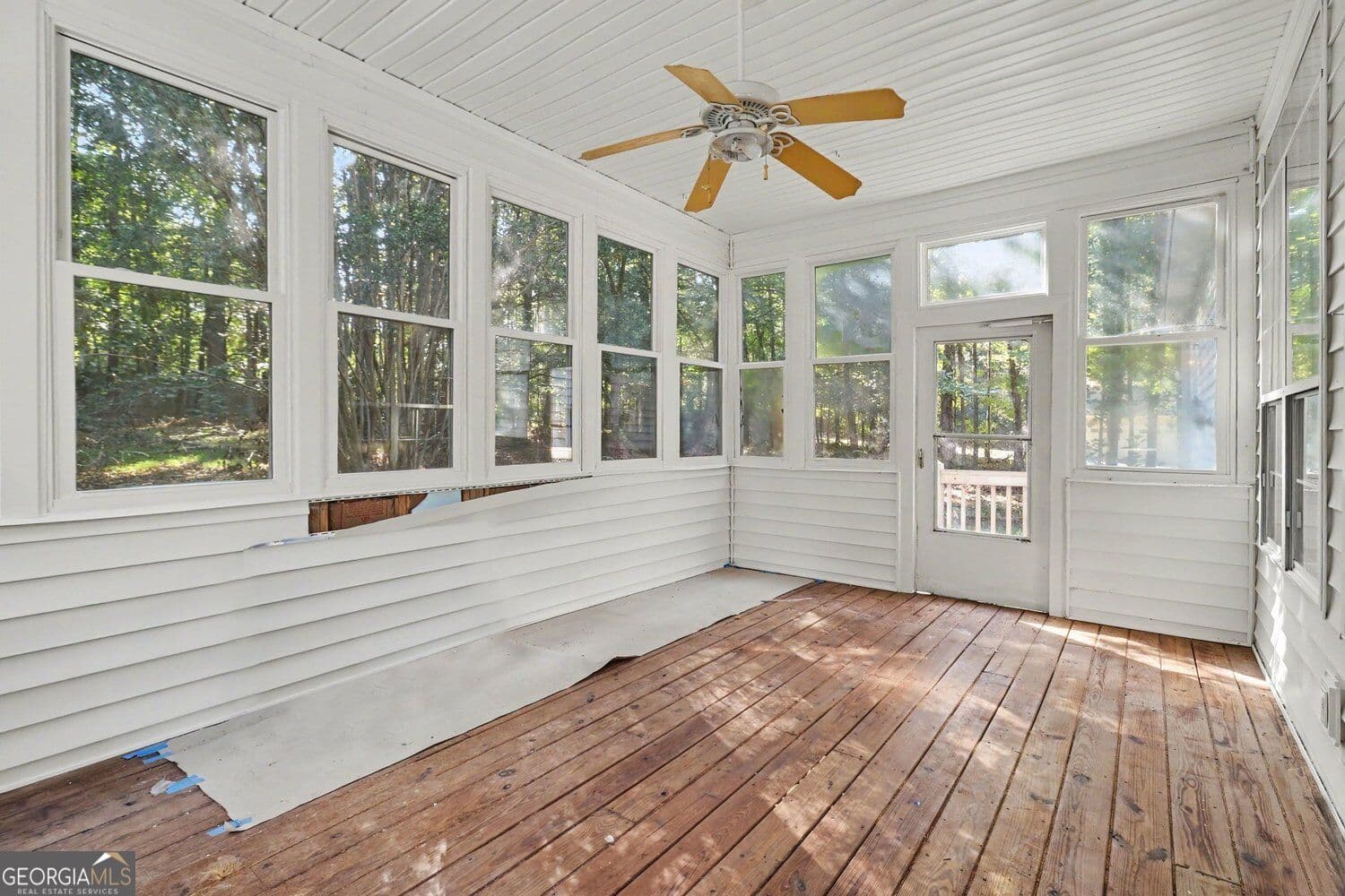 5 bedroom, 3.5 bathroom, 2,263 sq ft single family residence for sale at 180 Courtland Drive, Fayetteville, GA 30215 — photo 5