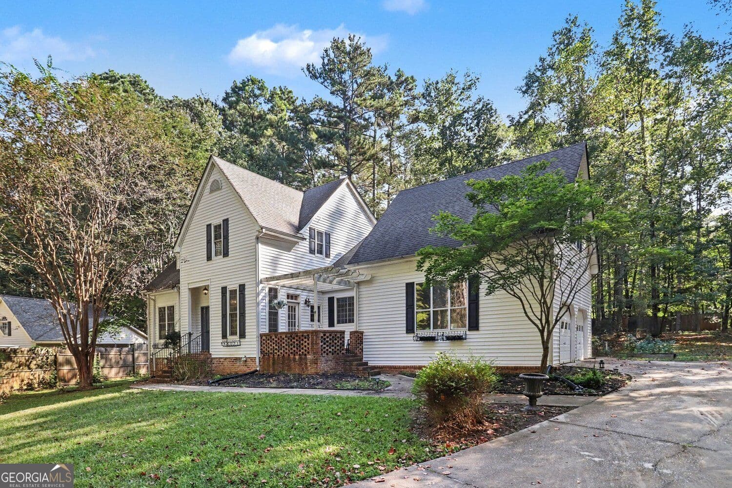 5 bedroom, 3.5 bathroom, 2,263 sq ft single family residence for sale at 180 Courtland Drive, Fayetteville, GA 30215 — photo 10