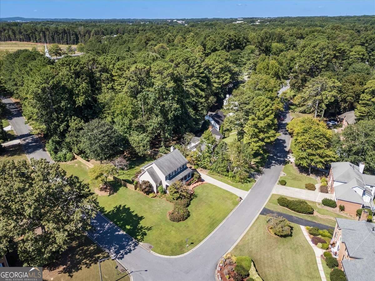4 bedroom, 3 bathroom, 2,938 sq ft single family residence for sale at 147 Lakeside Drive, Kennesaw, GA 30144 — photo 2