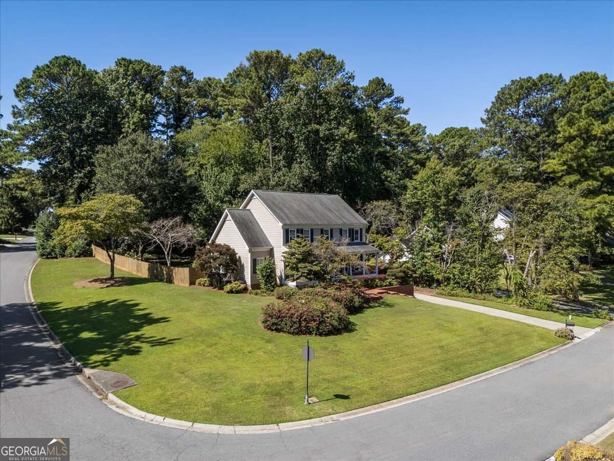 4 bedroom, 3 bathroom, 2,938 sq ft single family residence for sale at 147 Lakeside Drive, Kennesaw, GA 30144 — photo 8