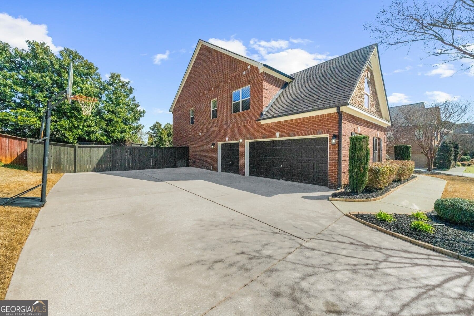 6 bedroom, 5 bathroom, 5,360 sq ft single family residence for sale at 5050 Savannah Run, Cumming, GA 30040 — photo 3