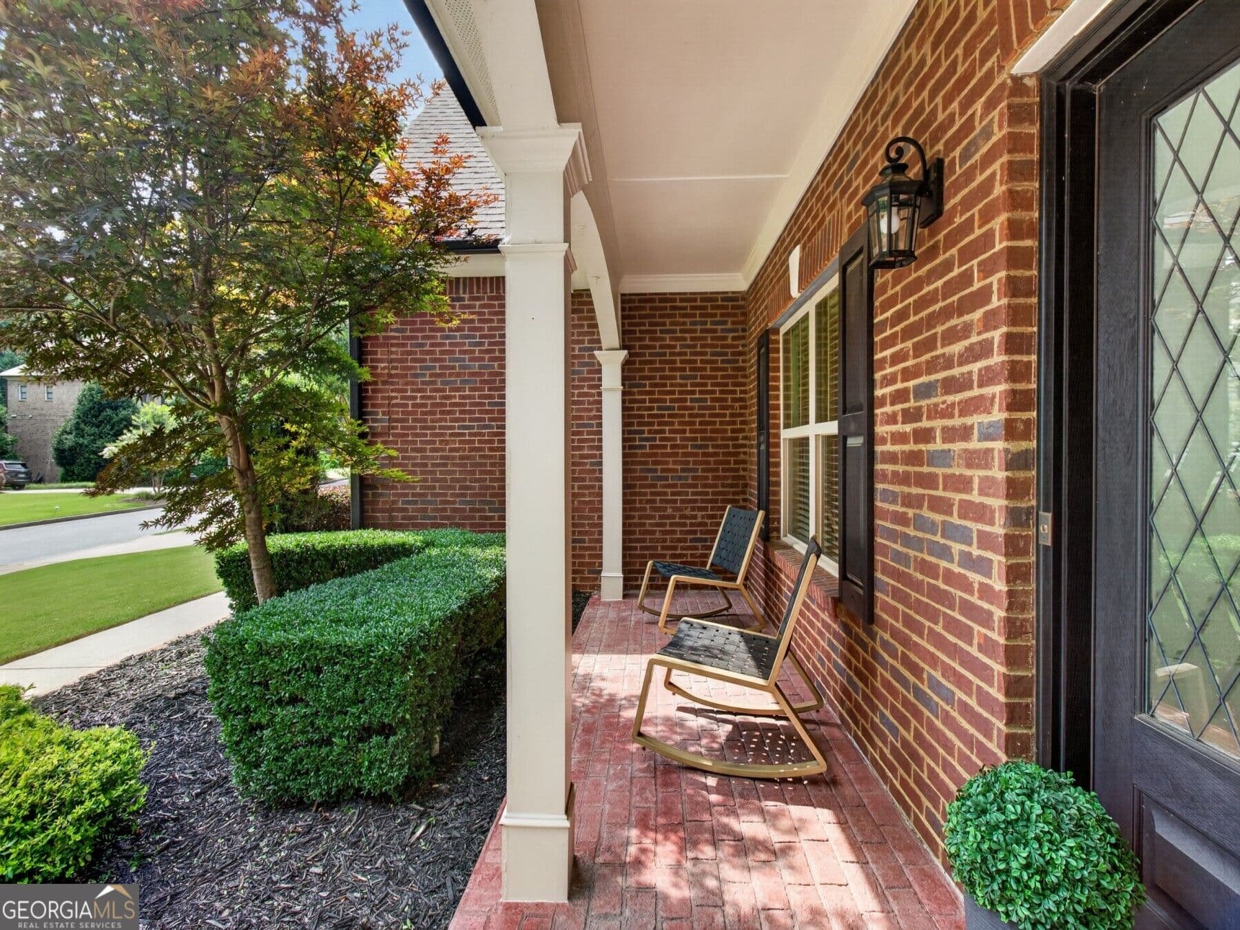 6 bedroom, 5 bathroom, 5,360 sq ft single family residence for sale at 5050 Savannah Run, Cumming, GA 30040 — photo 5