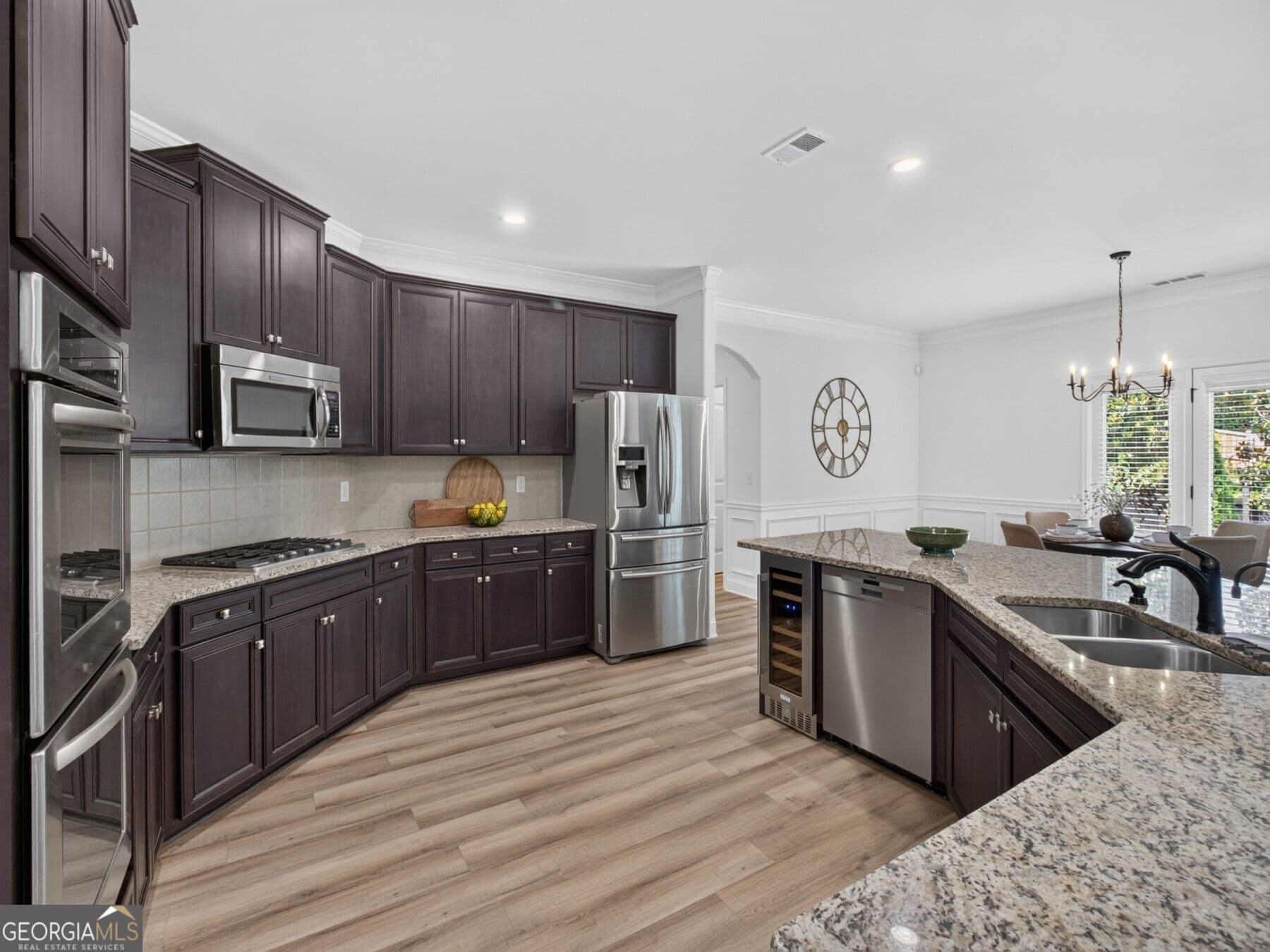 6 bedroom, 5 bathroom, 5,360 sq ft single family residence for sale at 5050 Savannah Run, Cumming, GA 30040 — photo 10