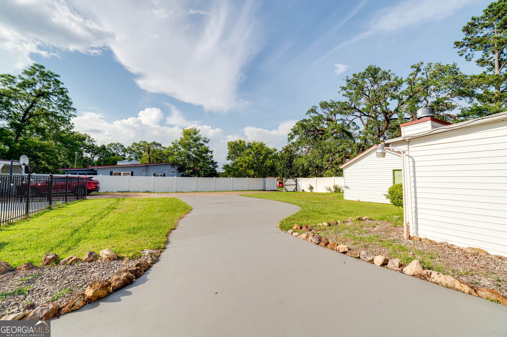 4 bedroom, 2.5 bathroom, 3,101 sq ft single family residence for sale at 73 Maxwell Street, Arlington, GA 39813 — photo 5