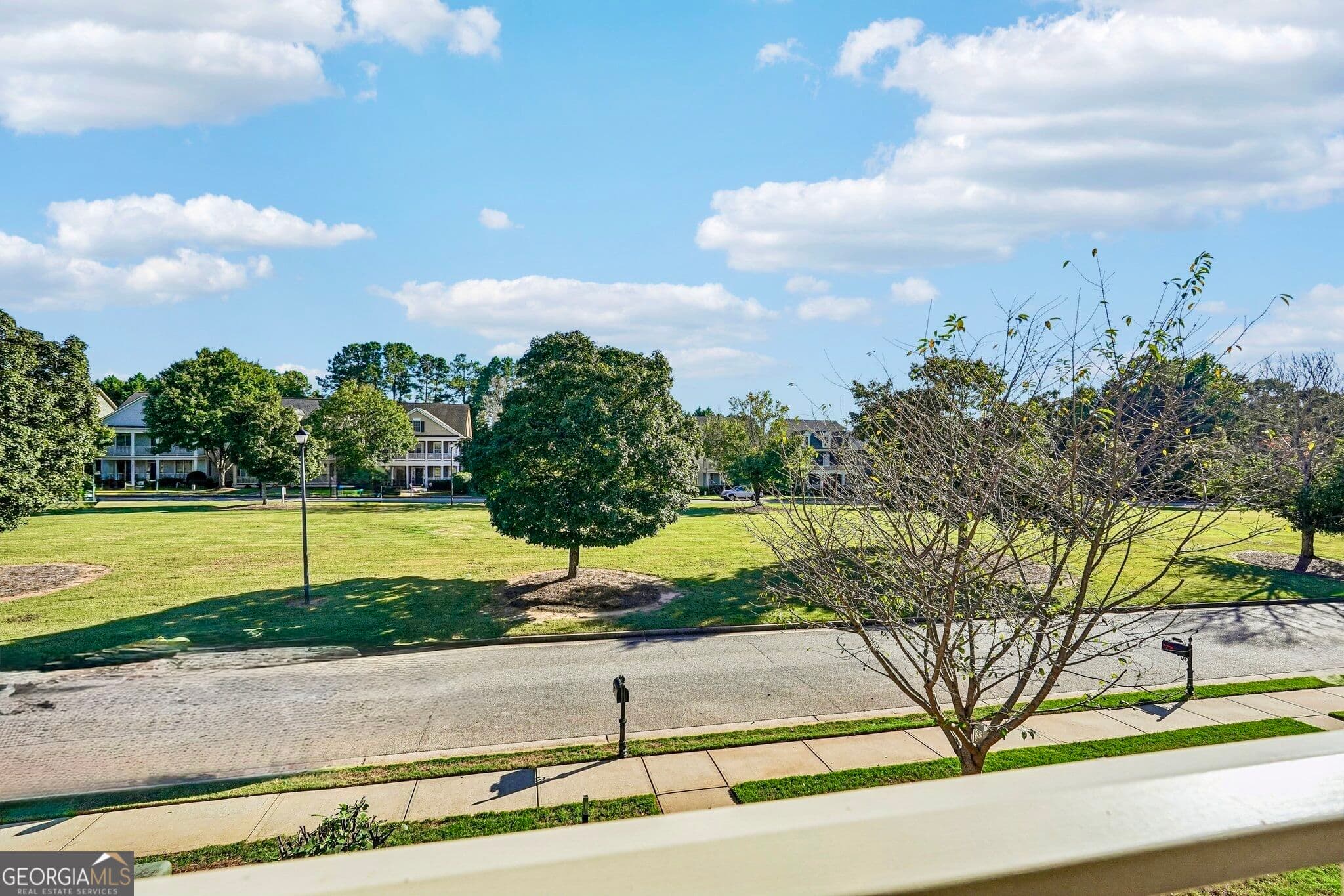 4 bedroom, 3.5 bathroom, 3,366 sq ft single family residence for sale at 109 Centennial Drive, Peachtree City, GA 30269 — photo 9
