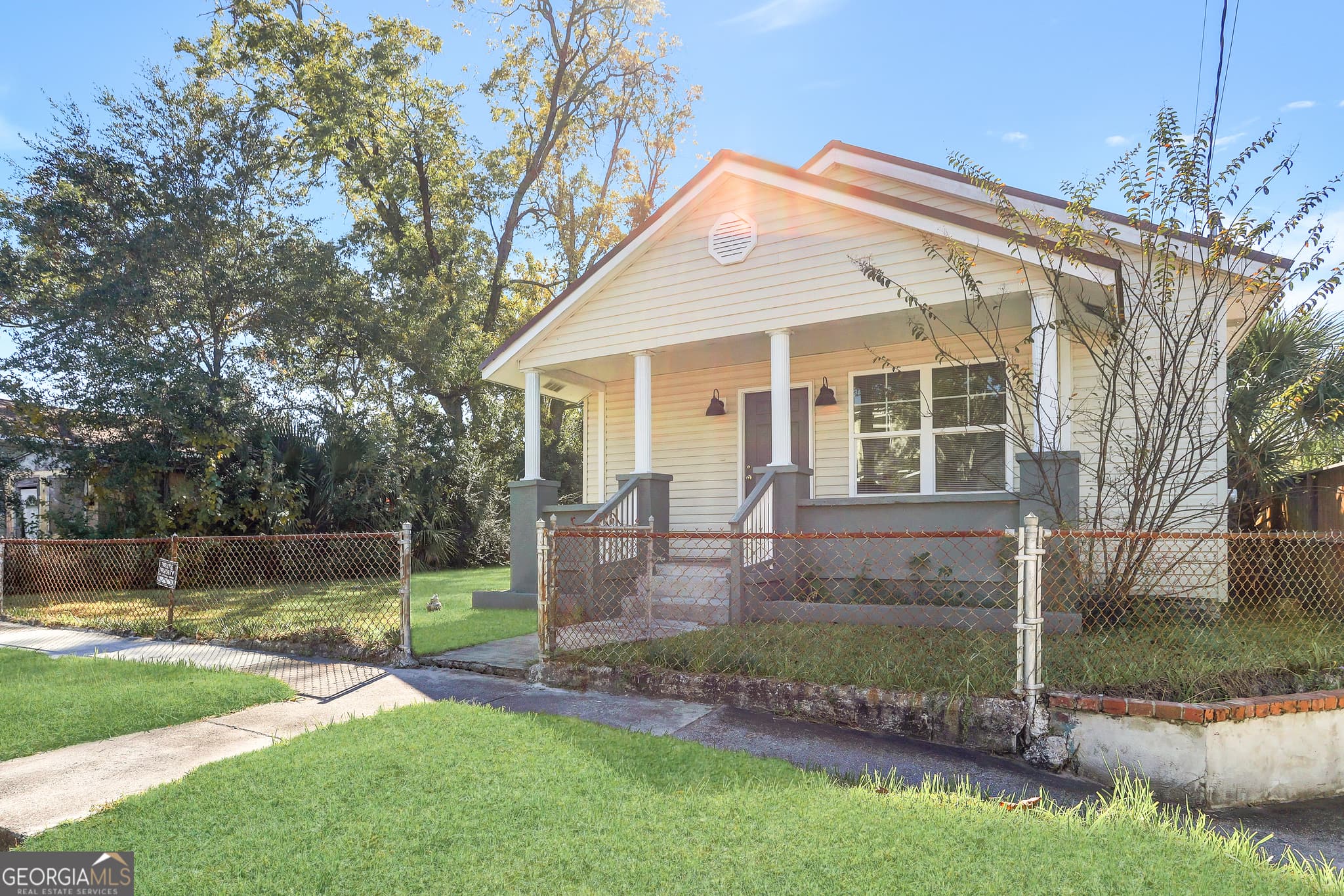 2 bedroom, 2 bathroom, 1 sq ft single family residence for sale at 1225 Richards Street, Savannah, GA 31415