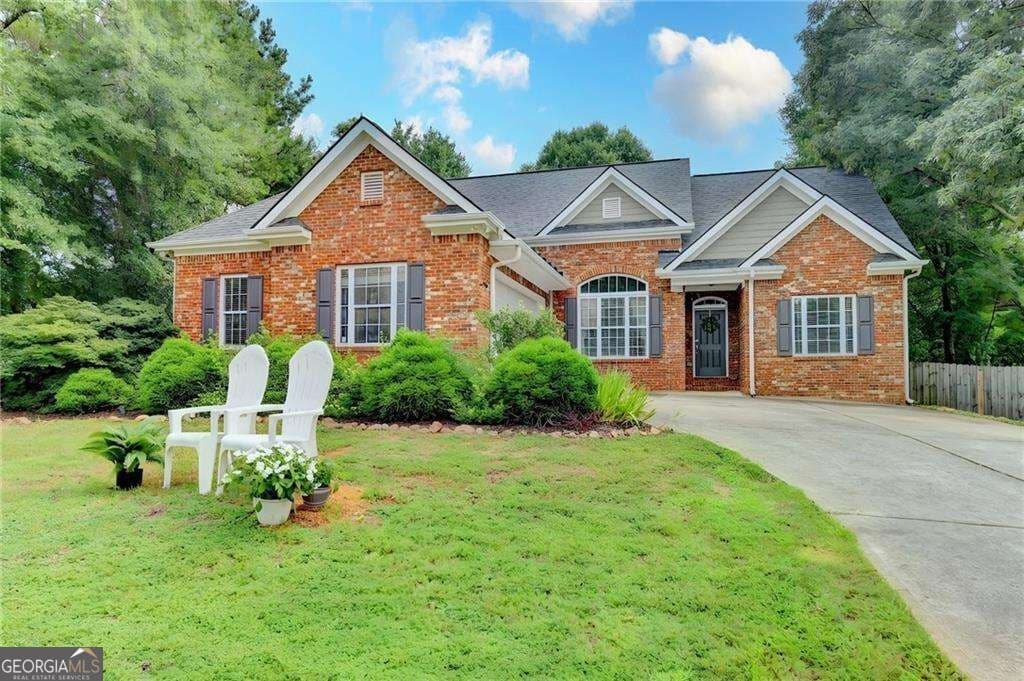 4 bedroom, 3 bathroom, 2,589 sq ft single family residence for sale at 49 Flintstone Road, Jefferson, GA 30549 — photo 1 of 49