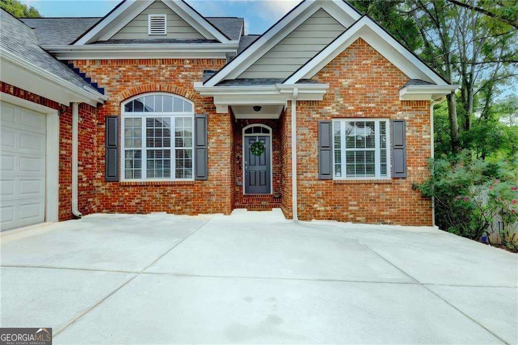 4 bedroom, 3 bathroom, 2,589 sq ft single family residence for sale at 49 Flintstone Road, Jefferson, GA 30549 — photo 4