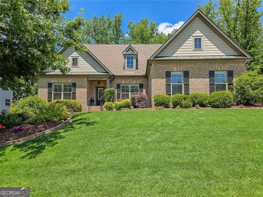 4 bedroom, 3 bathroom, 2,477 sq ft single family residence for sale at 6985 Concord Mountain Trail, Cumming, GA 30028 — photo 2
