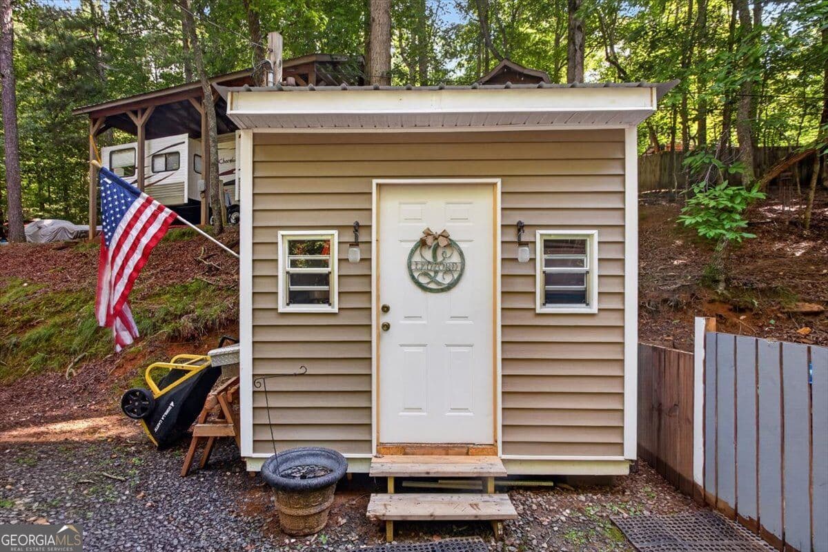 1 bedroom, 1 bathroom, 850 sq ft single family residence for sale at 190 26th Street # 9943, Ellijay, GA 30540 — photo 5