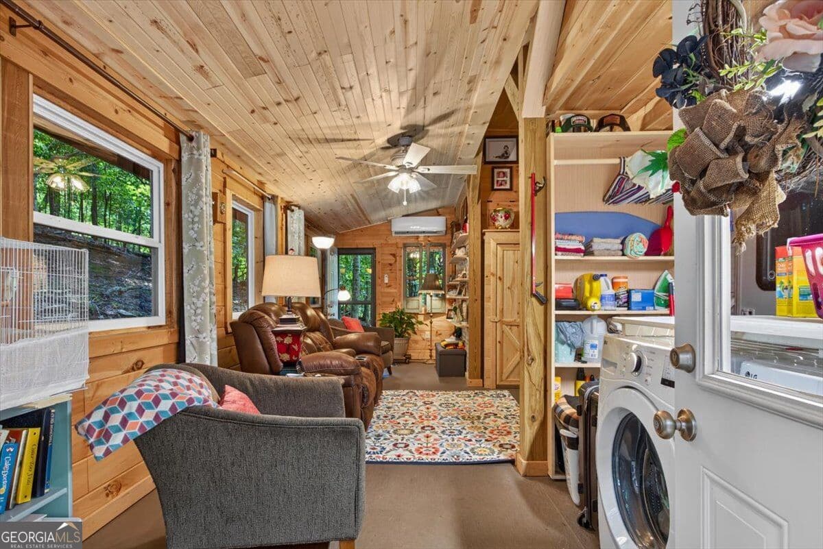 1 bedroom, 1 bathroom, 850 sq ft single family residence for sale at 190 26th Street # 9943, Ellijay, GA 30540 — photo 9