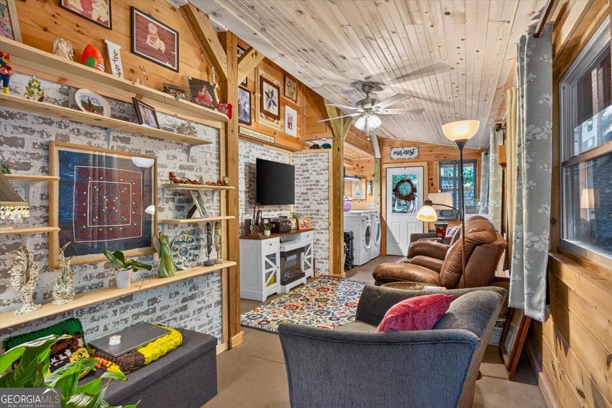 1 bedroom, 1 bathroom, 850 sq ft single family residence for sale at 190 26th Street # 9943, Ellijay, GA 30540 — photo 10