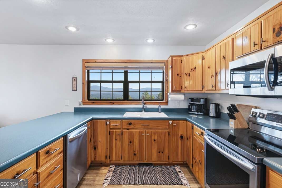 4 bedroom, 3 bathroom, 2,176 sq ft cabin,single family residence for sale at 1109 Flat Rock Gap Road, Blairsville, GA 30512 — photo 9