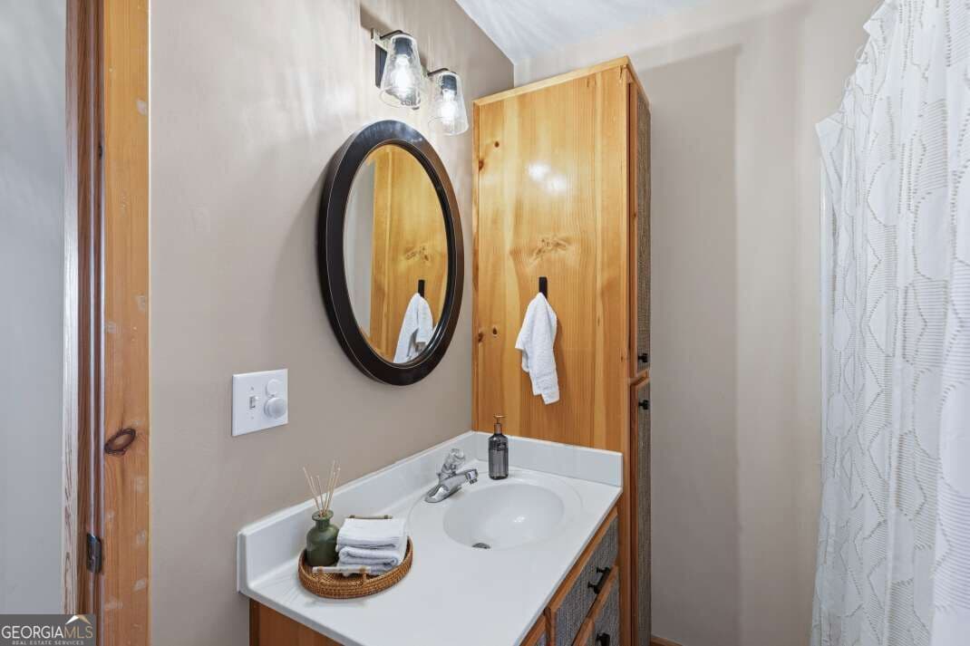 4 bedroom, 3 bathroom, 2,176 sq ft cabin,single family residence for sale at 1109 Flat Rock Gap Road, Blairsville, GA 30512 — photo 10