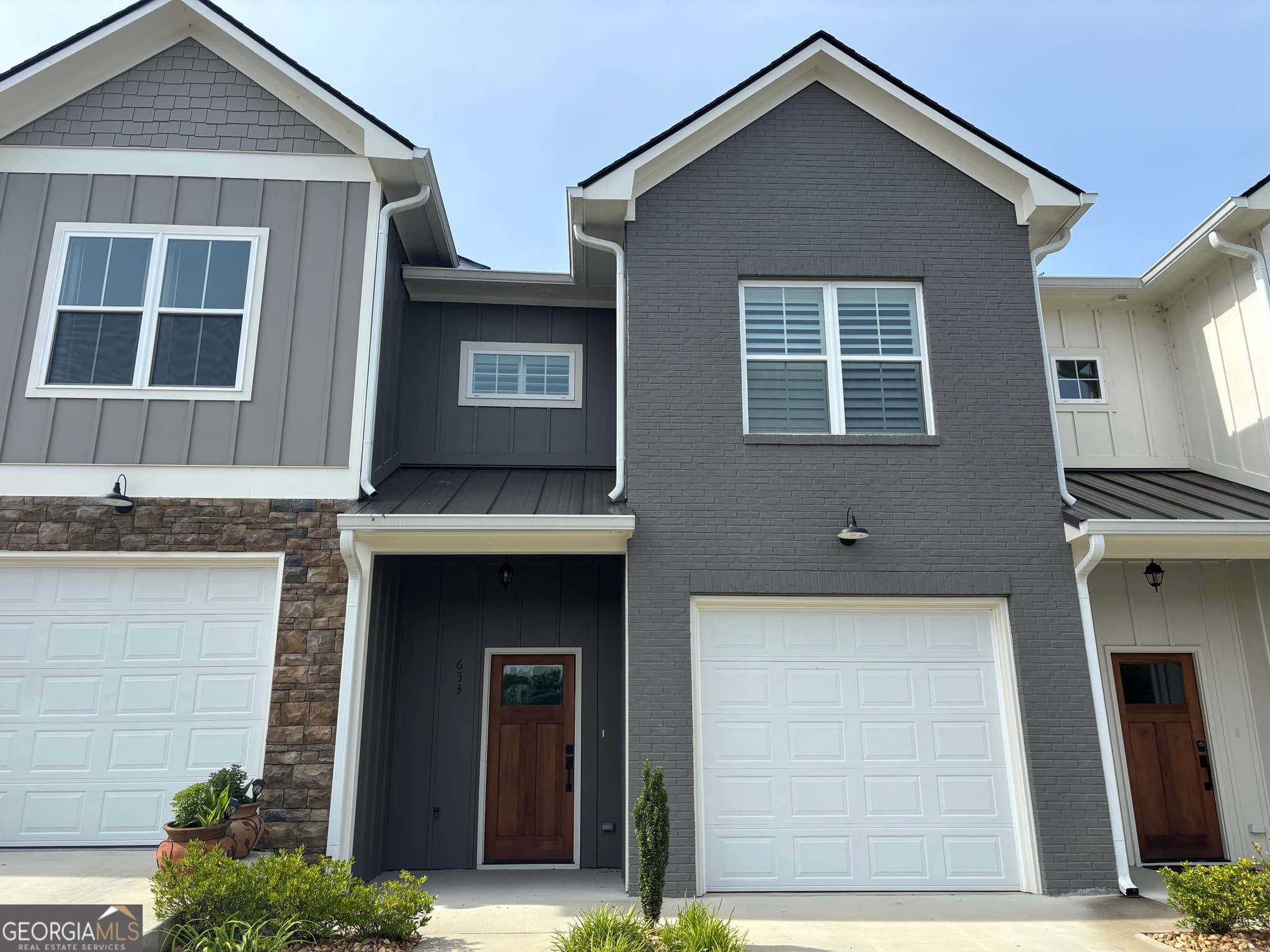 2 bedroom, 2.5 bathroom, 1,498 sq ft single family residence for sale at 633 E 3rd Street, Rome, GA 30161 — photo 1 of 26