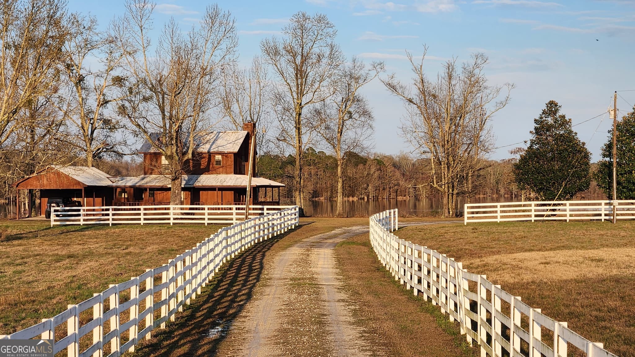 4 bedroom, 3 bathroom, 2,364 sq ft farm for sale at 2625 Hartford Lake Road, Hartford, AL 36344 — photo 6