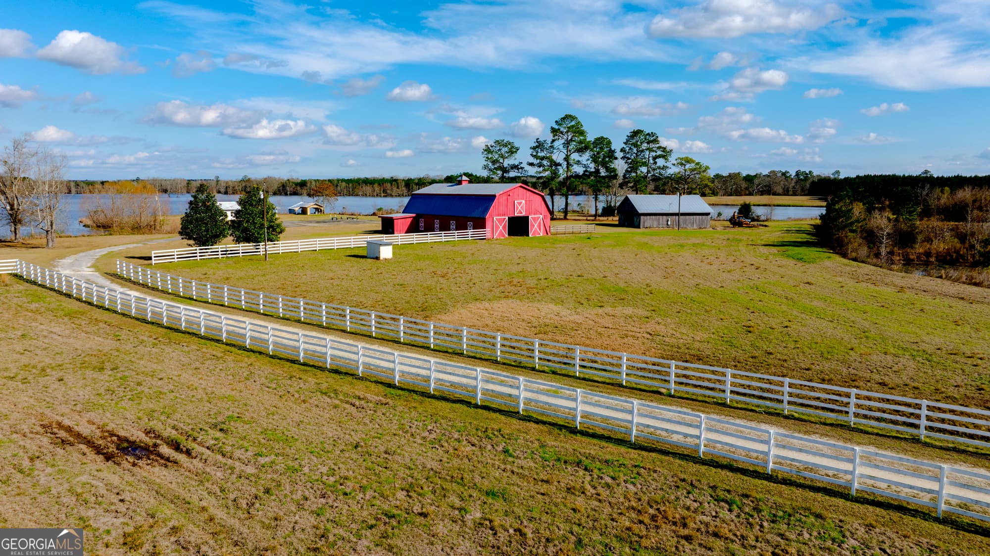 4 bedroom, 3 bathroom, 2,364 sq ft farm for sale at 2625 Hartford Lake Road, Hartford, AL 36344 — photo 8