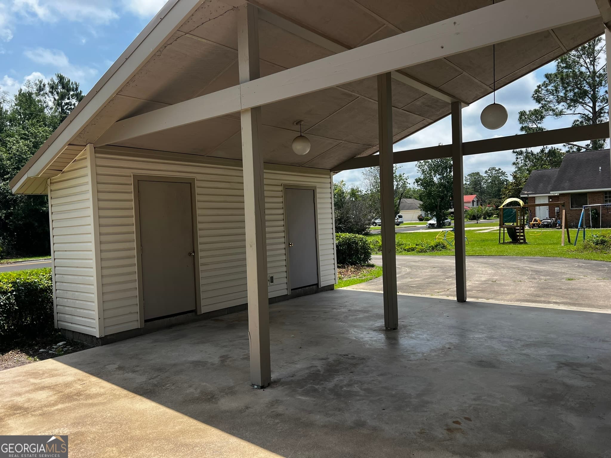 5 bedroom, 3 bathroom, 2,703 sq ft single family residence for sale at 286 Stonington Lane, Jesup, GA 31546 — photo 6