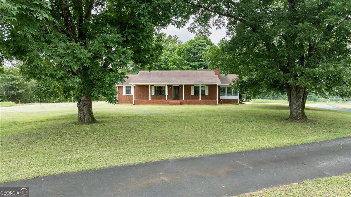 3 bedroom, 2 bathroom, 1,536 sq ft farm for sale at 463 Arnoldsville Road, Winterville, GA 30683
