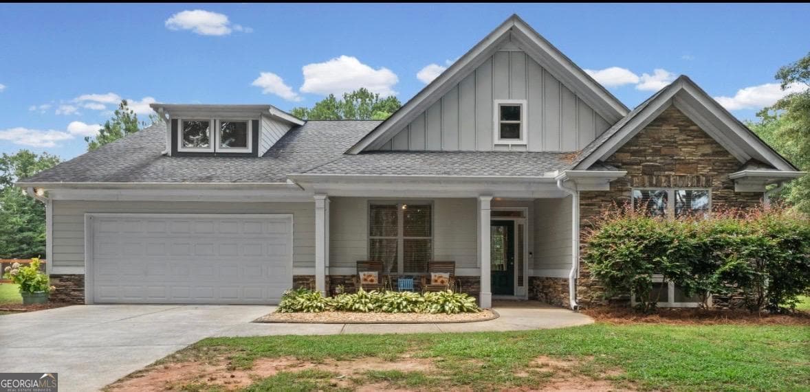 3 bedroom, 2 bathroom, 1,821 sq ft single family residence for sale at 5411 Hightower Trail, Oxford, GA 30054 — photo 2